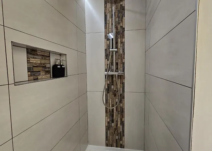 A בית אירוח *